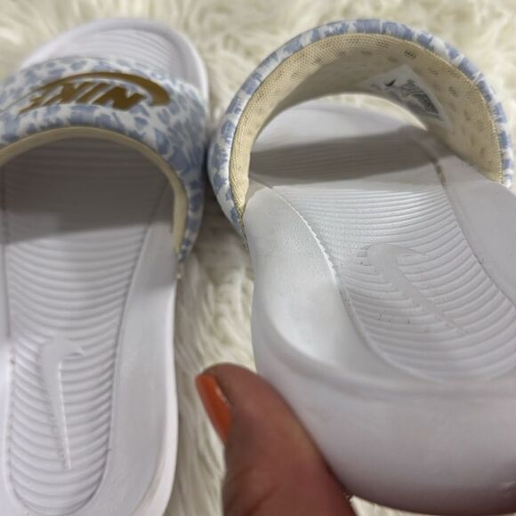 NIKE SANDALS SIZE 6 - Picture 3 of 5